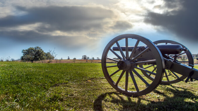 Civil war canon on the Gettysburg Battlefield near sunset