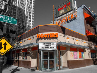 Hooters on Wells North Chicago